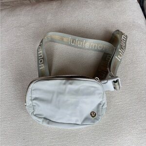Lululemon Athletica Everywhere belt Bag